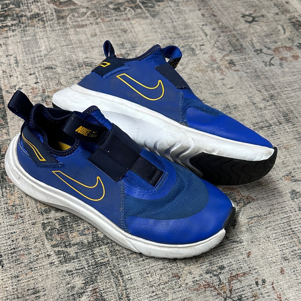 Size 7 Youth - Nike Flex Plus Big Kids' Road Running Shoes